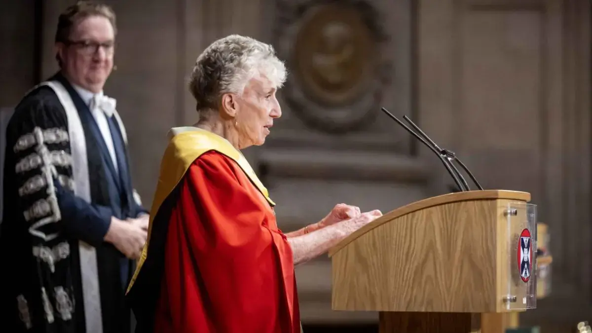 Patricia Liddell Russell giving her award acceptance speech