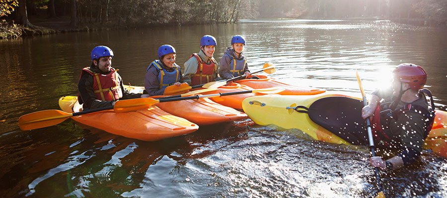 MH-RKE-PJDM2-Kayaks-GettyImages-150639749-Nick-Daly-900x400.jpg